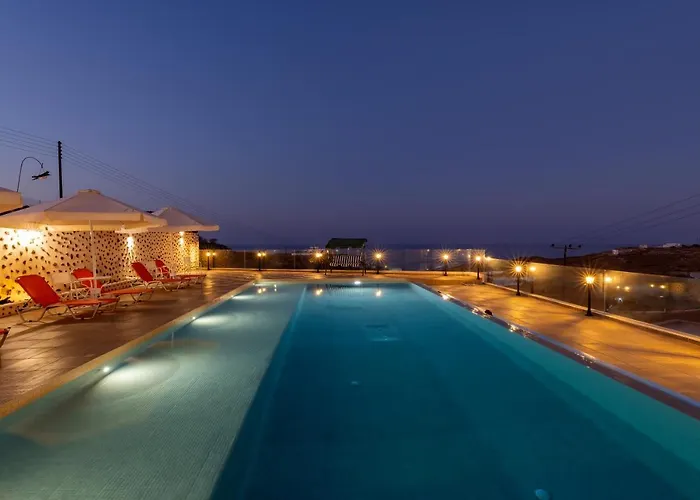 Ostrich * Fira (Santorini)