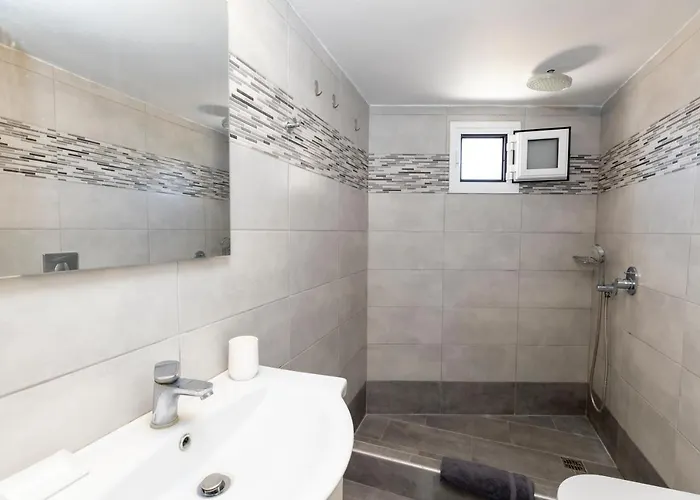 Apartment Ostrich Fira (Santorini)