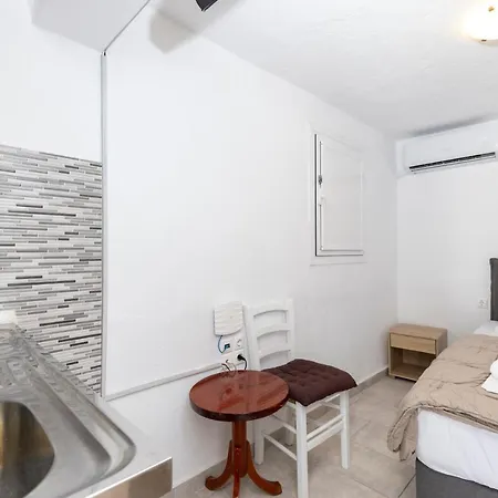 Apartment Ostrich Fira (Santorini)