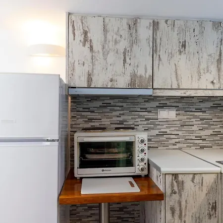 Ostrich * Fira (Santorini)