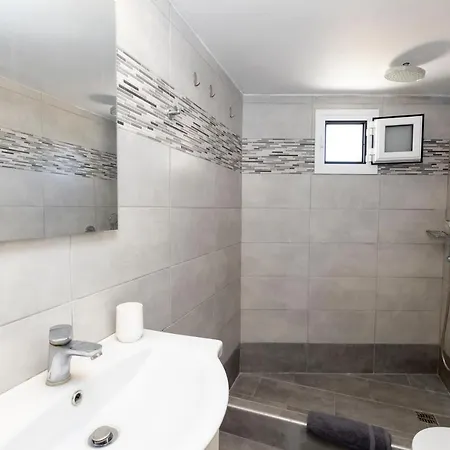 Apartment Ostrich Fira (Santorini)